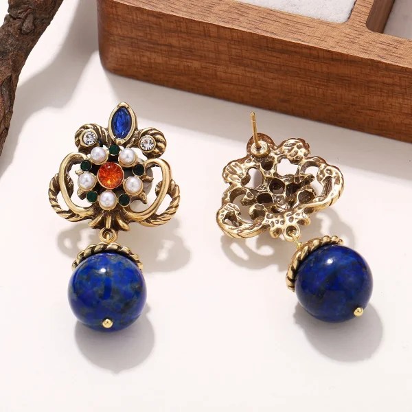 أقراط متدلية مستوحاة من الطراز الكلاسيكي من اللازورد