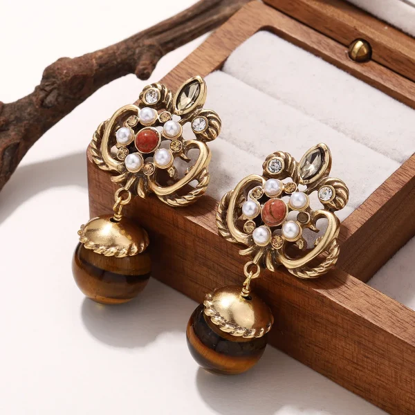 أقراط متدلية مستوحاة من الطراز الكلاسيكي من اللازورد