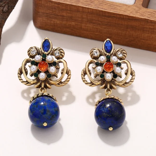 أقراط متدلية مستوحاة من الطراز الكلاسيكي من اللازورد