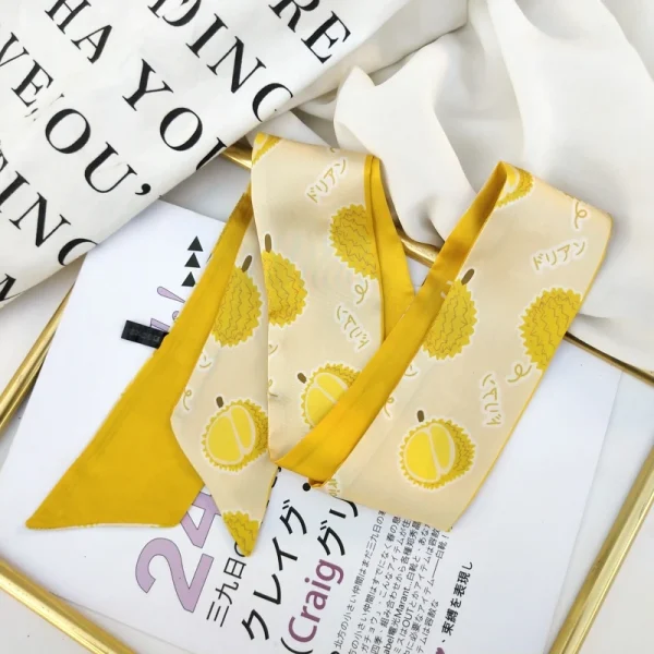 وشاح حريري صغير عصري متعدد الوظائف بنقشة فواكه