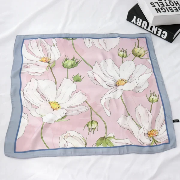 وشاح نسائي عصري مقاس 55×55 سم، مربعات صغيرة بنقش شخصيات كرتونية ونباتات وتصاميم تجريدية، وشاح احترافي صغير للنساء.