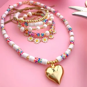 طقم من KKBEAD يضم عقدًا بتعليقة قلب، وسوارًا من خرز الهيشي مع لؤلؤ طبيعي