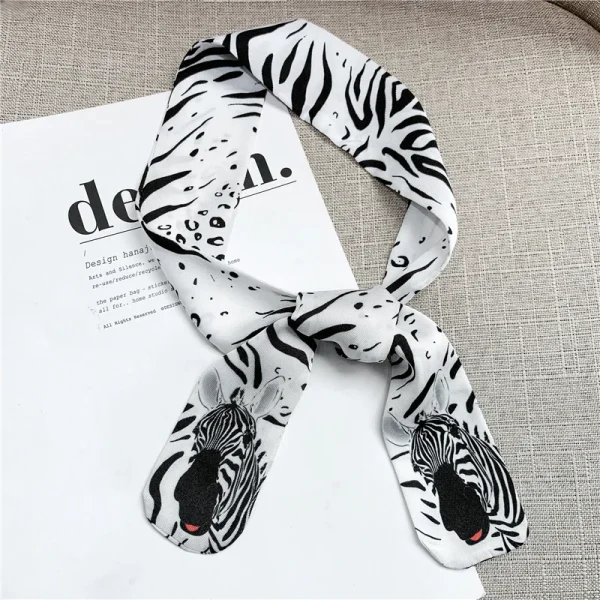 وشاح لطيف بطبعات مختلفة