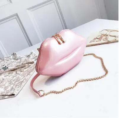حقيبة كتف من جلد لامع بتصميم شفاه حمراء جذابة، مزودة بسحّاب وسلسلة، حقيبة يد نسائية صغيرة كروس بودي، بتصميم flap