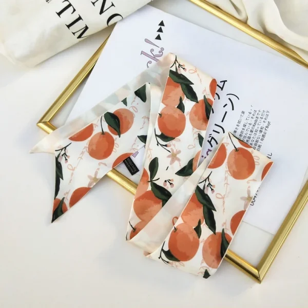 وشاح حريري صغير عصري متعدد الوظائف بنقشة فواكه