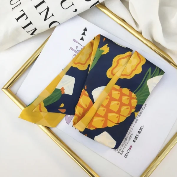 وشاح حريري صغير عصري متعدد الوظائف بنقشة فواكه