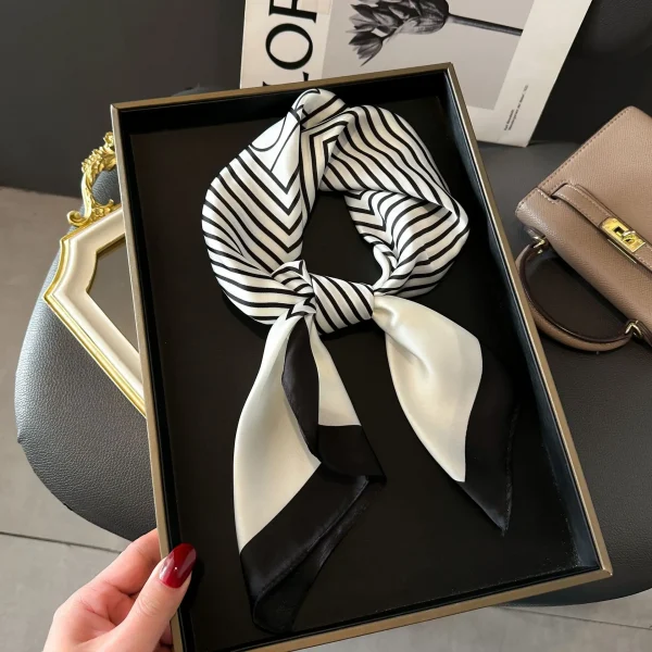 إيشارب مربع للنساء مقاس 70×70 سم من الحرير