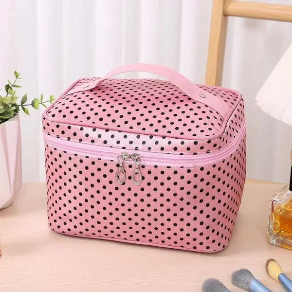 حقيبة الماكياج العصرية ذات السعة الكبيرة بتصميم نقاط مستديرة
