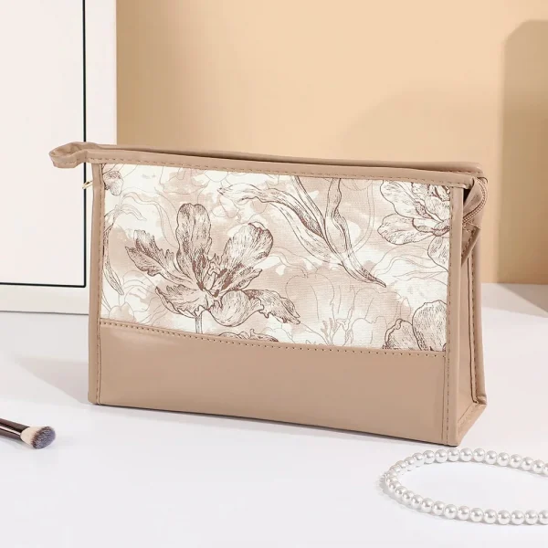 مجموعة جديدة من ثلاث قطع لحقيبة مكياج بسعة كبيرة بطبعة زهور