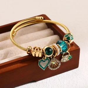 اساور ذهبية ملونة متنوعة ذات جودة عالية