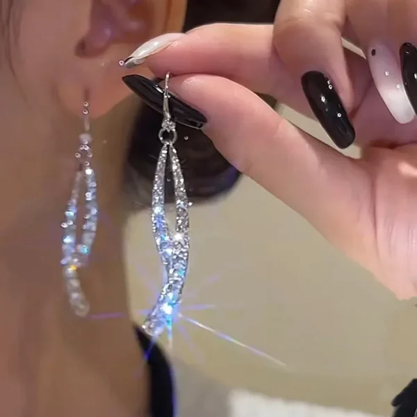 S0d1211273ff64ed6b131b7f3248e3427Z.webp اقراط متنوعة ومنها على شكل خيل