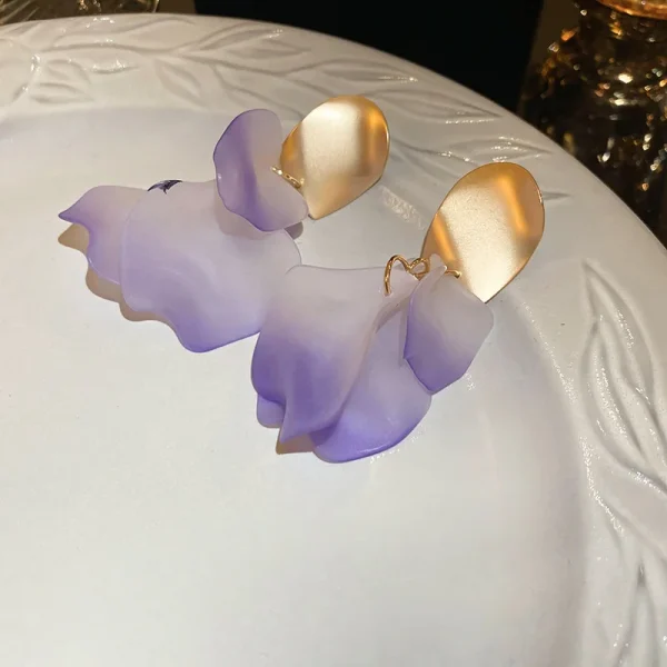 أقراط زهور ملوّنة