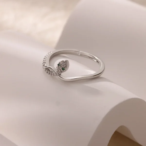 خواتم ذهبية على شكل أفعى