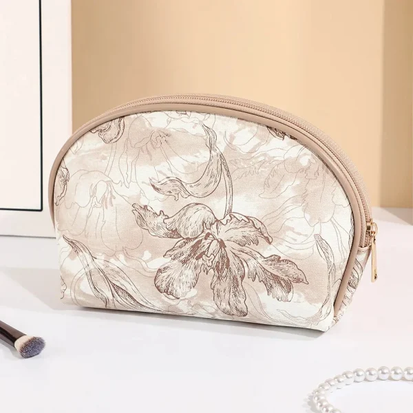 مجموعة جديدة من ثلاث قطع لحقيبة مكياج بسعة كبيرة بطبعة زهور