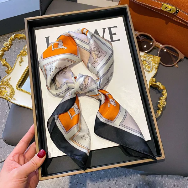 إيشارب مربع للنساء مقاس 70×70 سم من الحرير