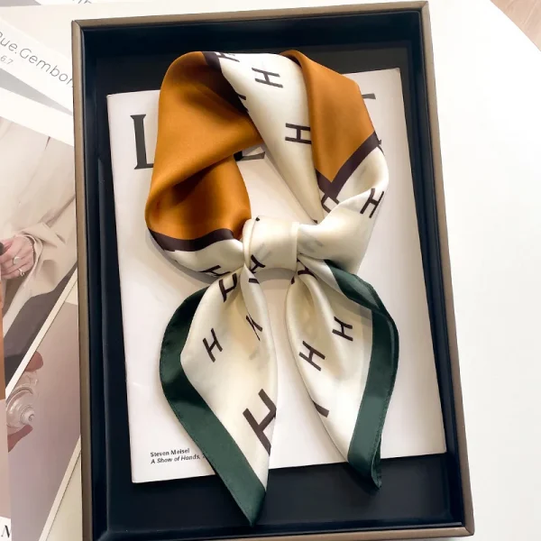 وشاح رقبة حريري فاخر