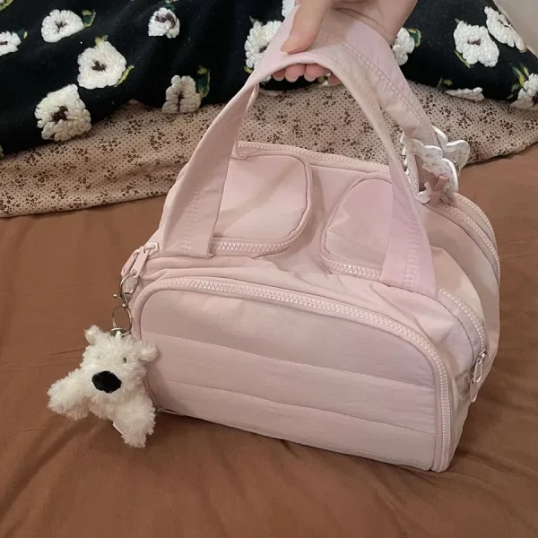 حقيبة مكياج فاخرة لتنظيم مستلزمات السفر وأدوات الحمّام