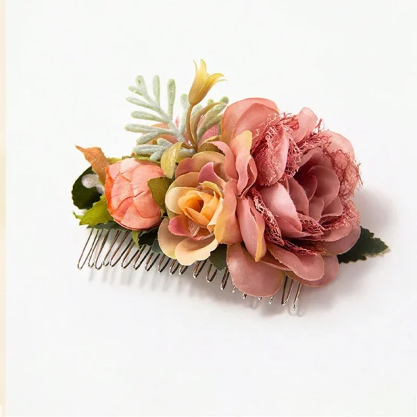 مشط شعر  مصنوع من قماش يحاكي الزهور بشكل واقعي، بتصميم وردة