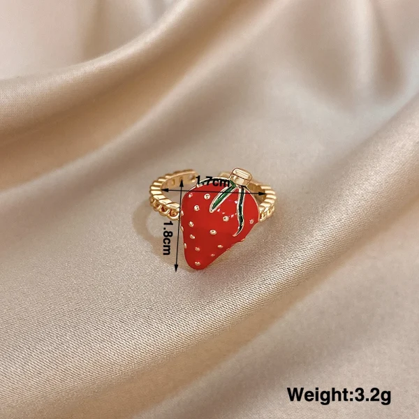 خواتم ذهبية على شكل كرز وفراولة