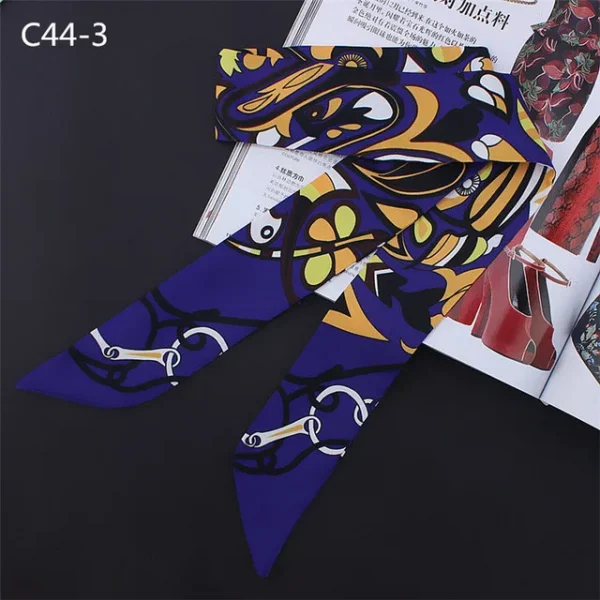 وشاح بطبعات وألوان مختلفة من الحرير