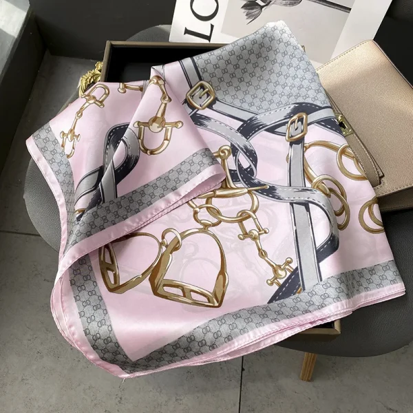 وشاح نسائي مميز من الحرير