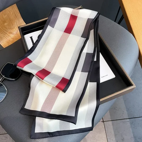 وشاح فاخر بتصميم أنيق،يمكن استخدامه كعصابة رأس أو وشاح للرقبة أو فولار أو ربطة عنق للمرأة