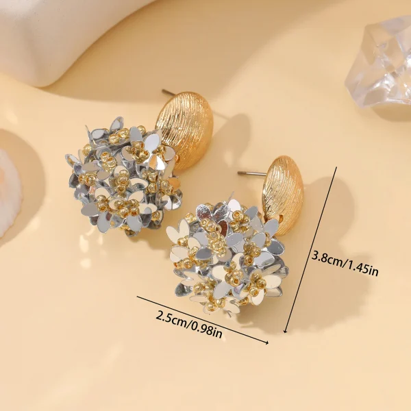 أقراط متدلية دائرية مزينة بالخرز