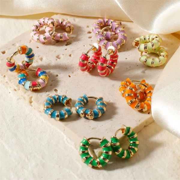 أقراط دائرية صغيرة أنيقه