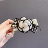 مشبك شعر كلاسيكي على شكل زهرة الكاميليا