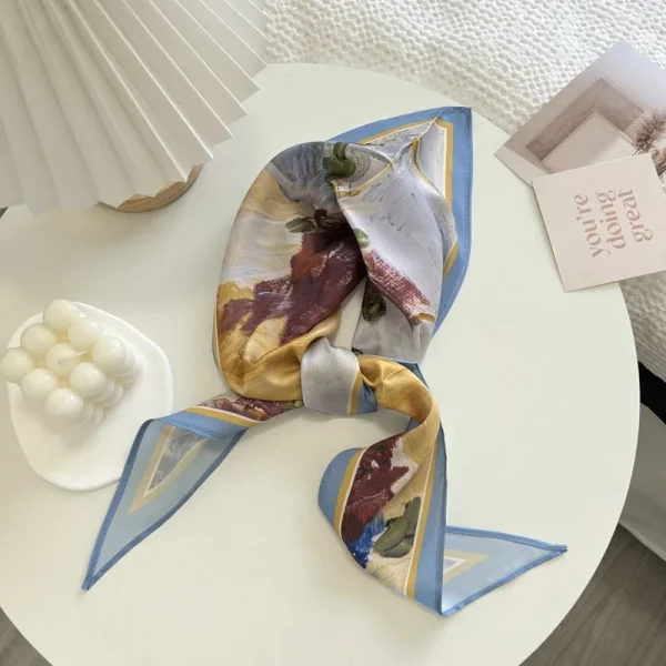 وشاح حريري صغير بنقشة الغابة، يمكن استخدامه كربطة شعر أو وشاح احترافي للتزيين أو ربطة حقيبة أو ربطة مثلثة.