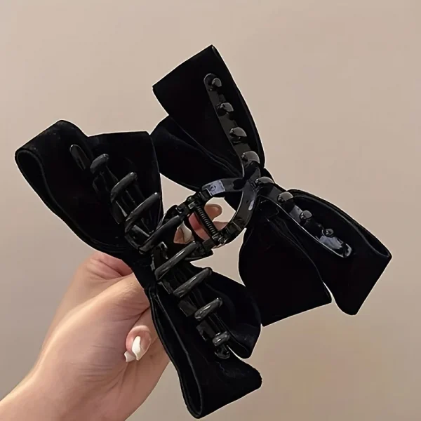 دبوس شعر أنيق من المخمل على شكل فيونكة