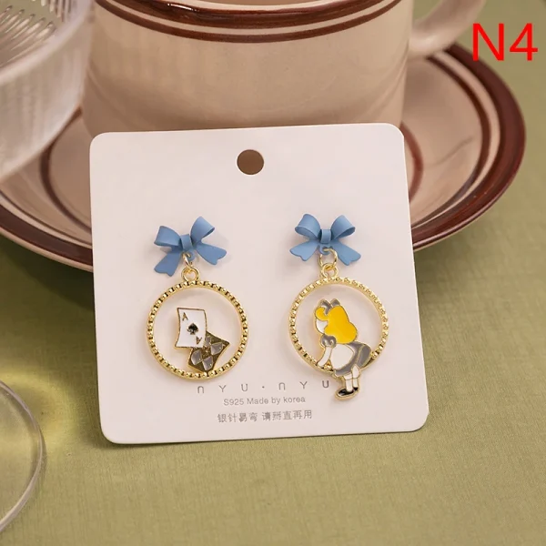 أقراط كرتونية الفتاة والتفاحة