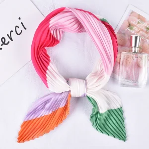 وشاح مربع جديد و عصري، بنقشة كتل ألوان غير منتظمة مطبوع ومطوي، بمقاس 70 سم.