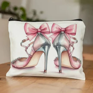 حقيبة مكياج مبتكرة على شكل كعب عالٍ