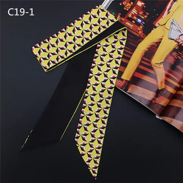 وشاح بطبعات وألوان مختلفة من الحرير