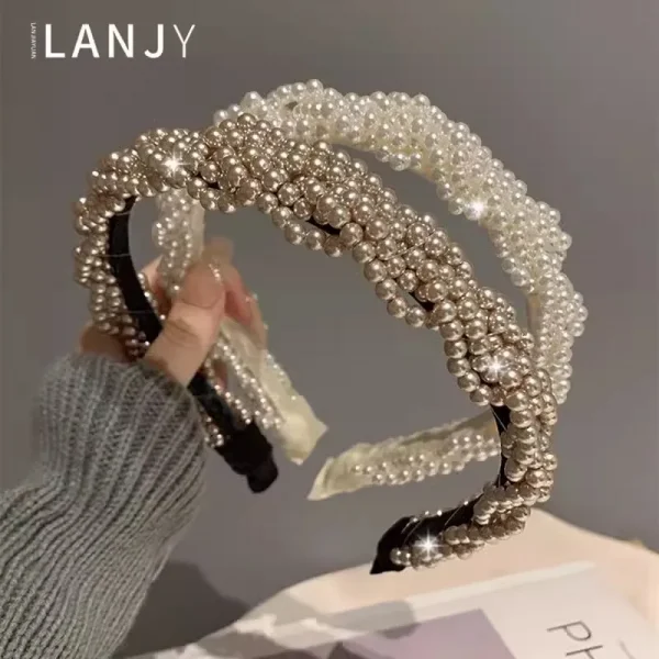 طوق أنيق لتثبيت الشعر من اللؤلؤ