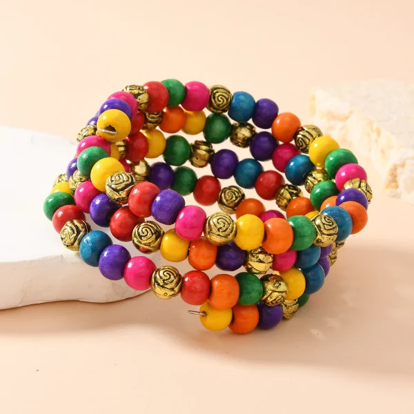سوار متعدد الطبقات مصنوع يدويًا من خرز خشبي ملوّن