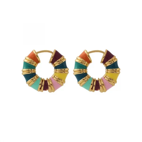 أقراط دائرية أنيقة مطلية بالمينا