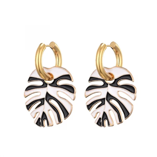 اقراط أنيقه على شكل ورقة ملونة