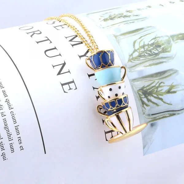 سلسال على شكل اكواب