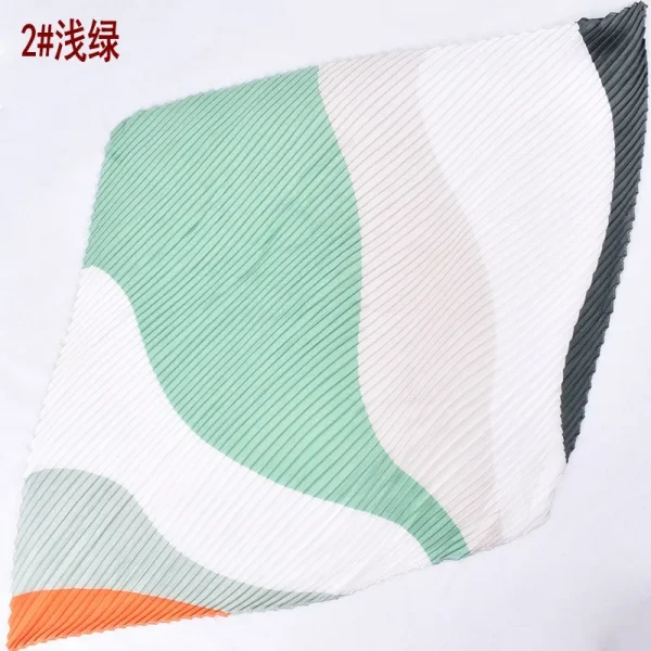 وشاح مربع جديد و عصري، بنقشة كتل ألوان غير منتظمة مطبوع ومطوي، بمقاس 70 سم.