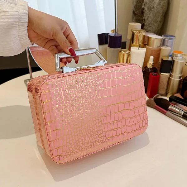 S4e29da48a4364cb48d26814ce1a60f3aH.webp حقيبة مكياج محمولة للسيدات، بسعة كبيرة وملمس لامع، مناسبة للسفر