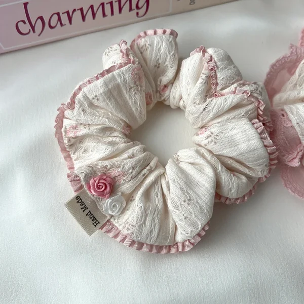 رباط شعر فرنسي من الدانتيل مزين بالزهور