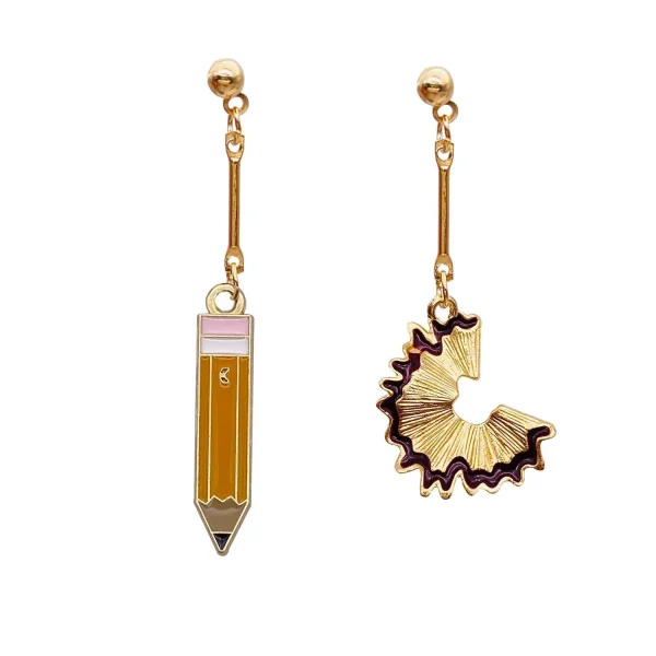 أقراط على شكل قلم وكتب