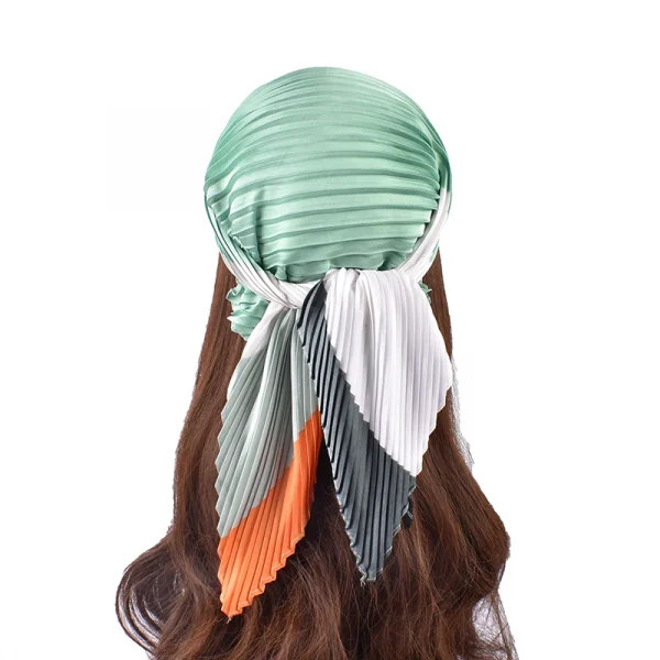 وشاح مربع جديد و عصري، بنقشة كتل ألوان غير منتظمة مطبوع ومطوي، بمقاس 70 سم.