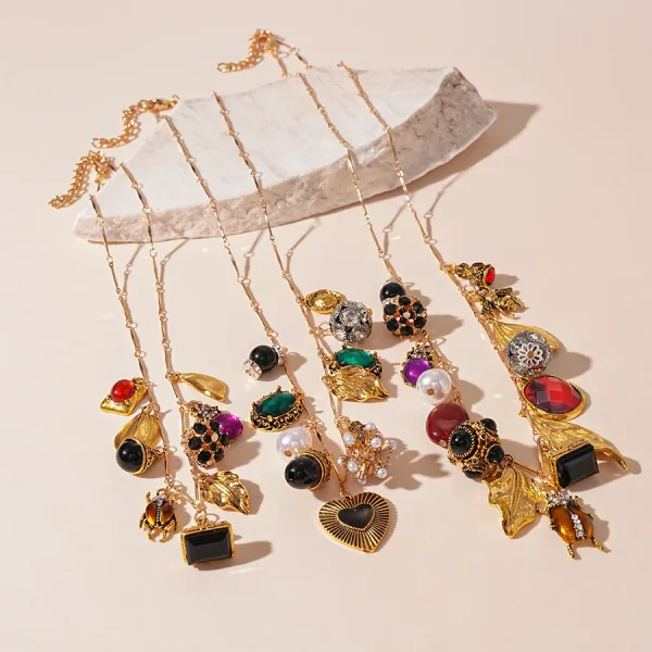 عقد عتيق من ZAA بسلاسل متعددة الطبقات مزين بأحجار الراين