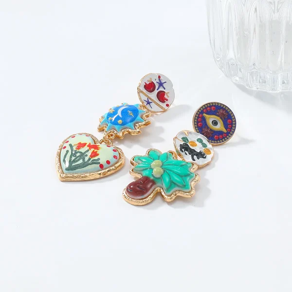 اقراط اوروبية مزينة بالنخل والزهر