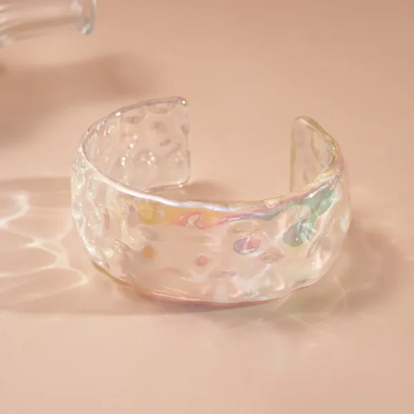 سوار نسائي هندسي شفاف من الراتنج الملون