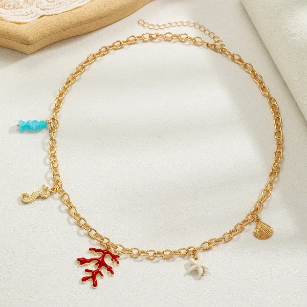 عقد بخرز ملوّن مستوحى من أجواء البحر