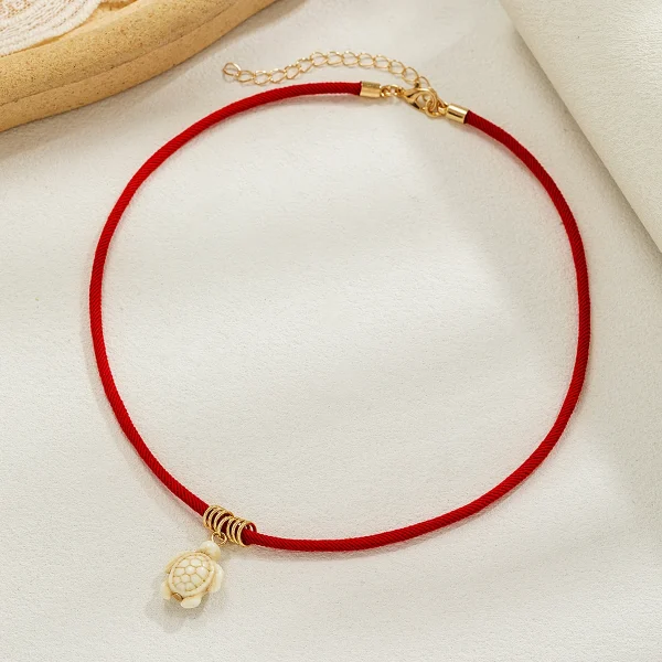 عقد بخرز ملوّن مستوحى من أجواء البحر